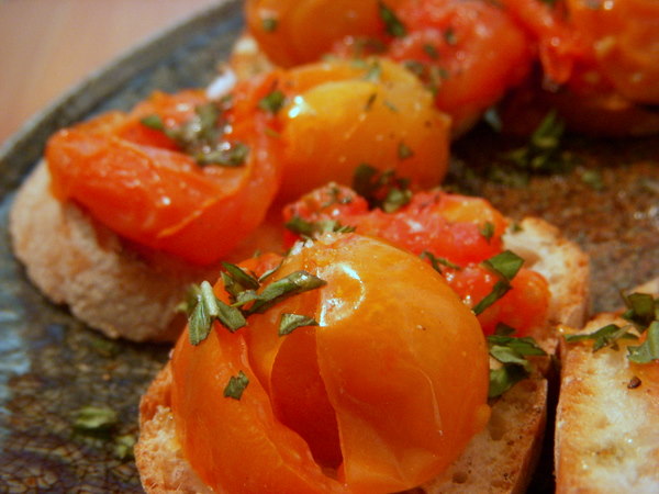 Tomato_bruschetta_2