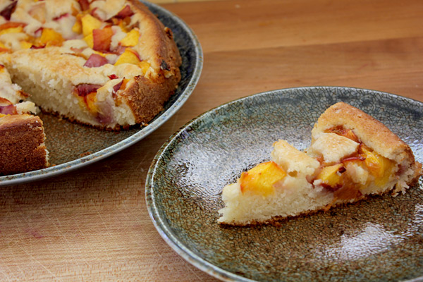 Buttermilk_cake_peaches