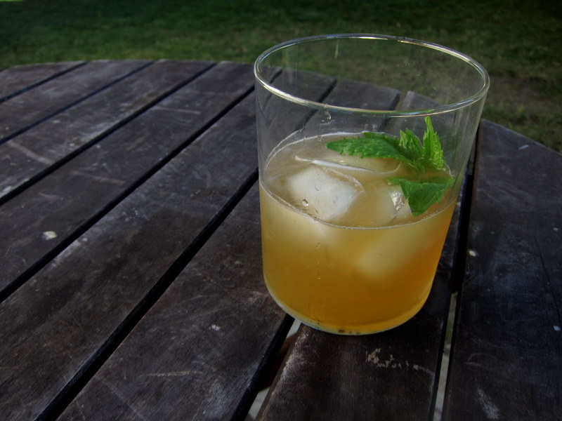Front_porch_lemonade