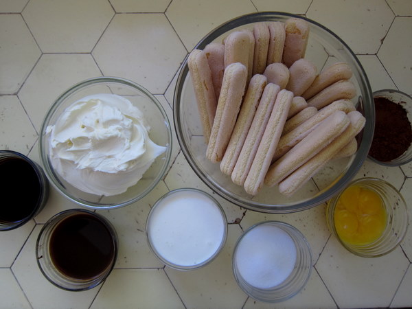 Tiramisu_ingredients