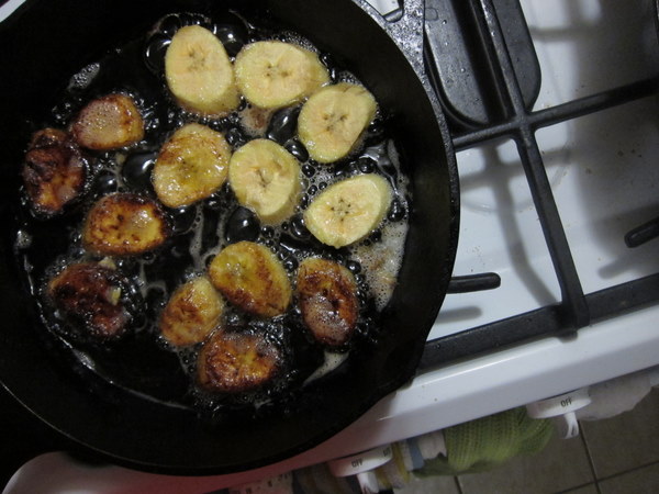 Frying_bananas
