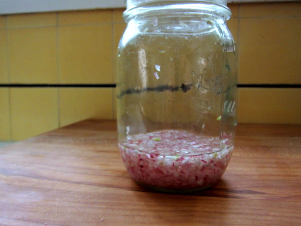 Soaking_shallots