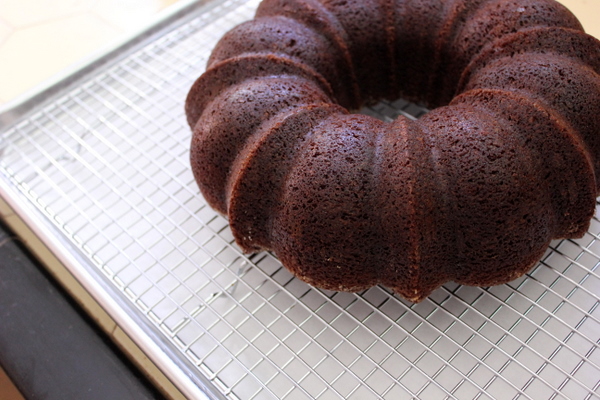 Unfrosted_cake