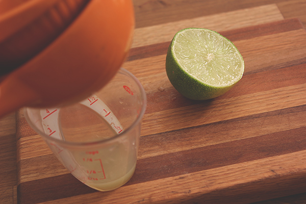 Juicing_limes