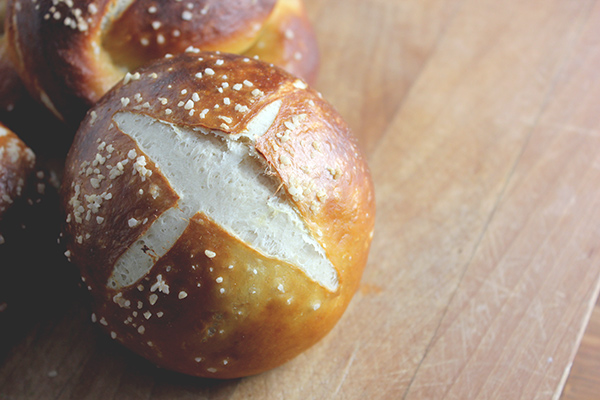 Pretzel-roll